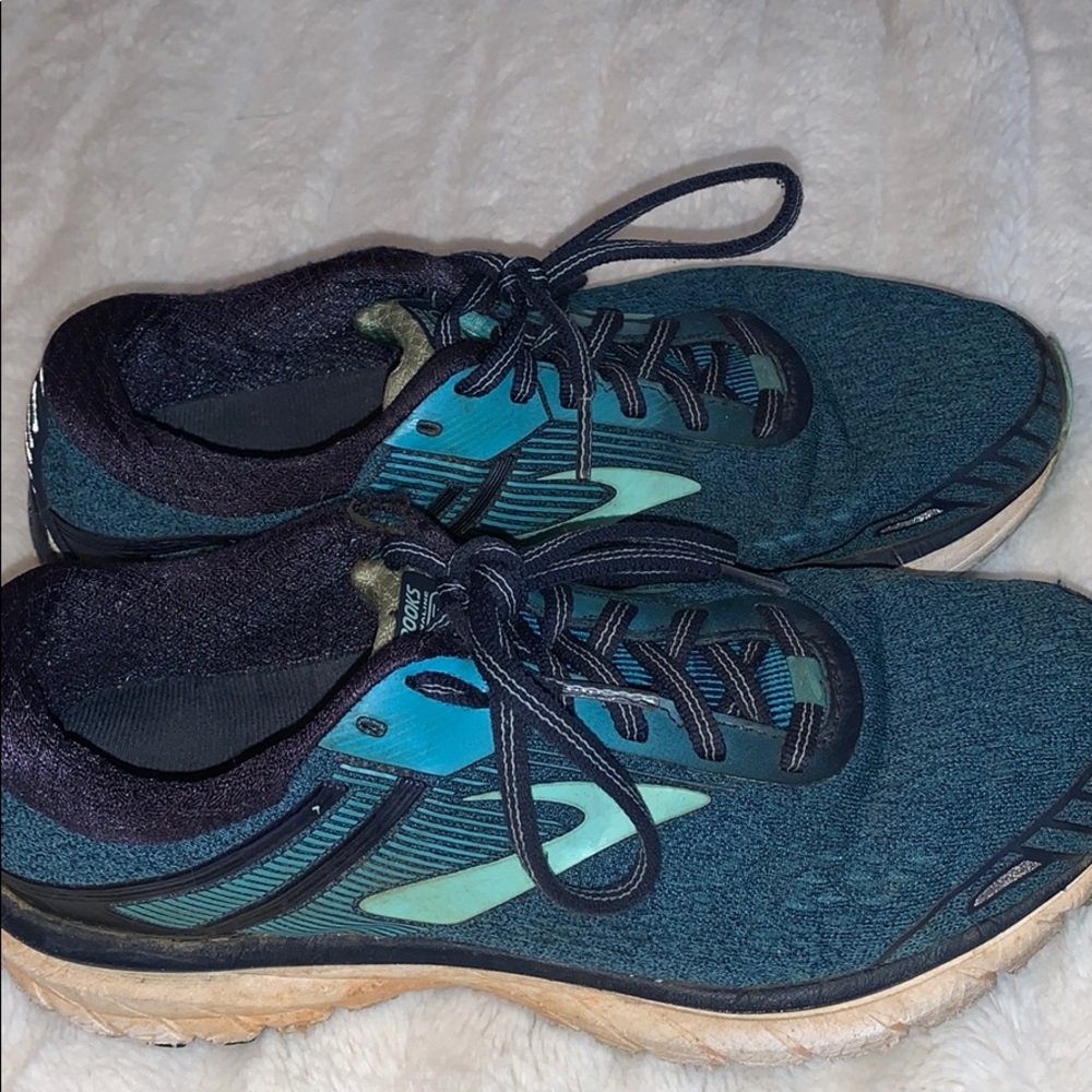 Brooks running shoes (US 8)